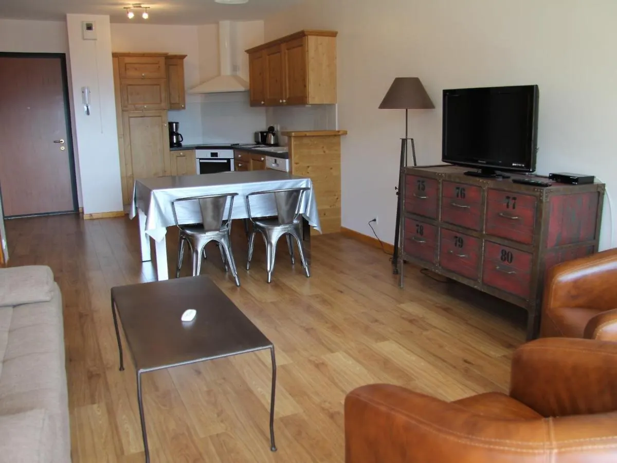 Apartment Charmant Appartement Au Centre Du Village, Proche Des Stations De Ski - 4 Personnes - Fr-1-459-163 Saint-Jean-de-Sixt